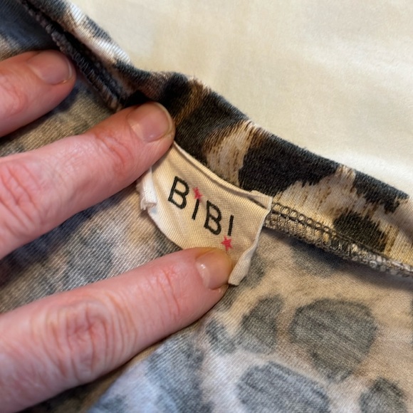 BIBI Top block, style, extra large, missing, size tag,used boutique purchased - Picture 4 of 14